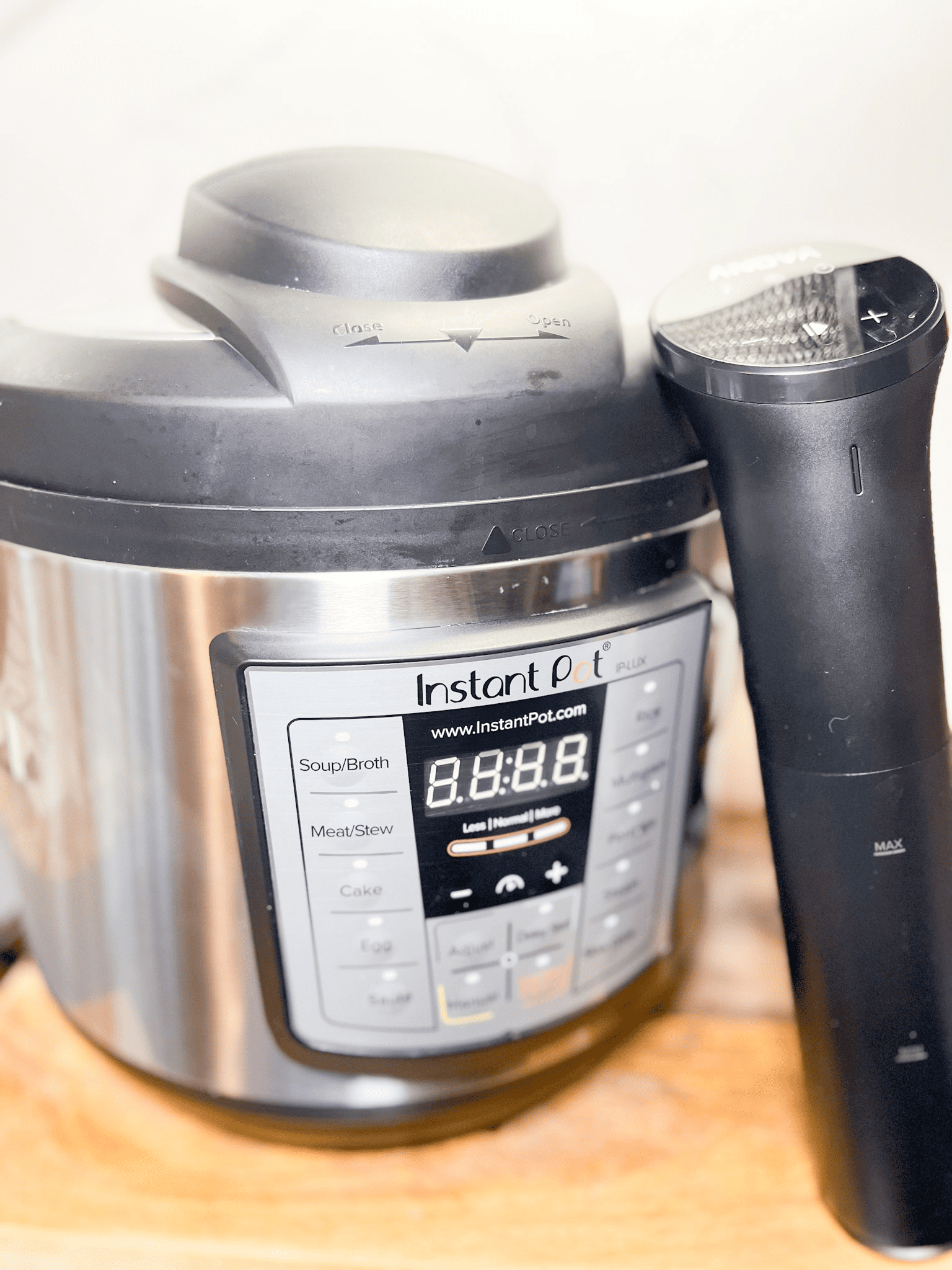 Sous Vide vs Pressure Cooker: What’s the Difference?